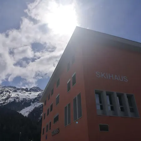 Pitsch بيت شباب *